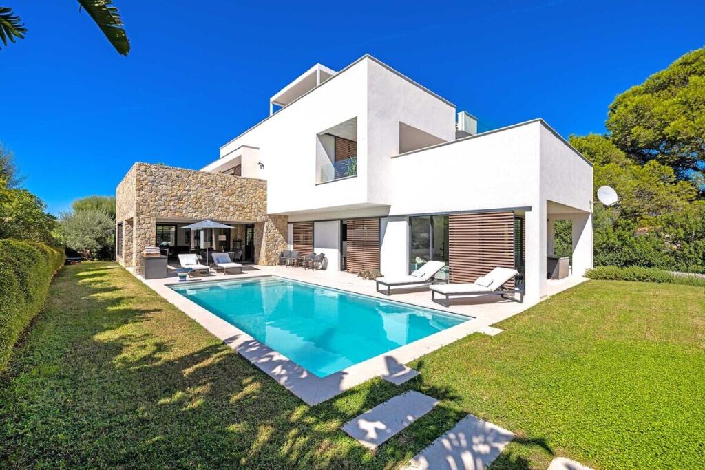 Main image of property: Balearic Islands, Mallorca, Santa Ponsa