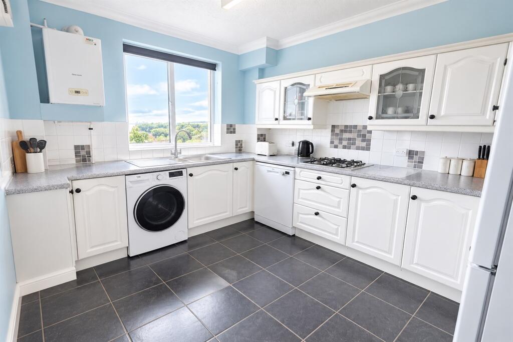 Apartment in Brighton - View 4