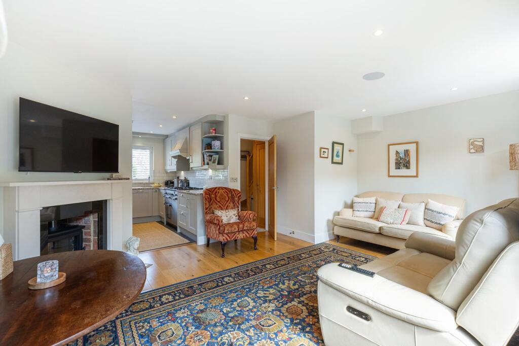 Chapel Croft, Chipperfield, WD4 photo 3