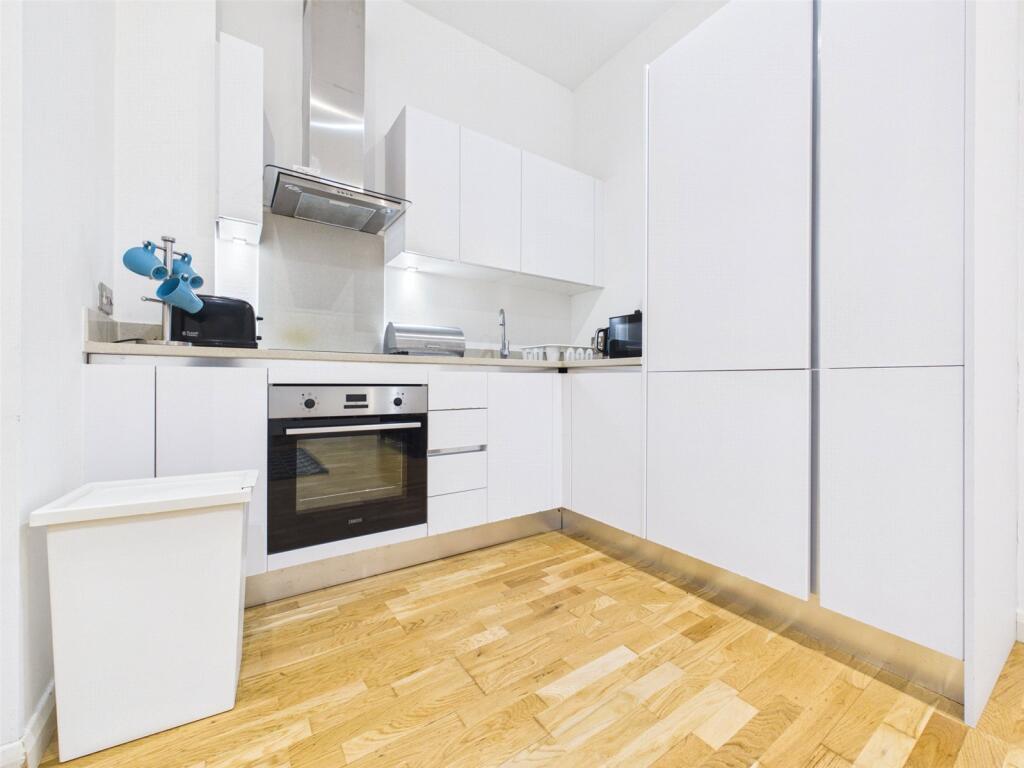 Apartment in London - View 4