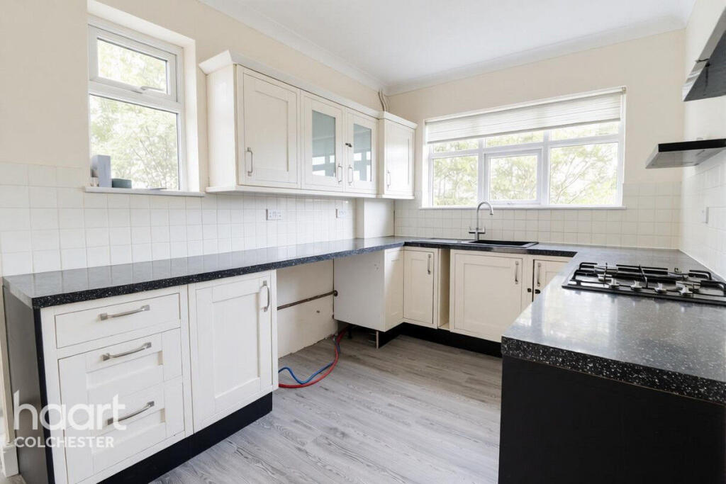 3-bed semi-detached on Brook Street, COLCHESTER, £1,550/mo