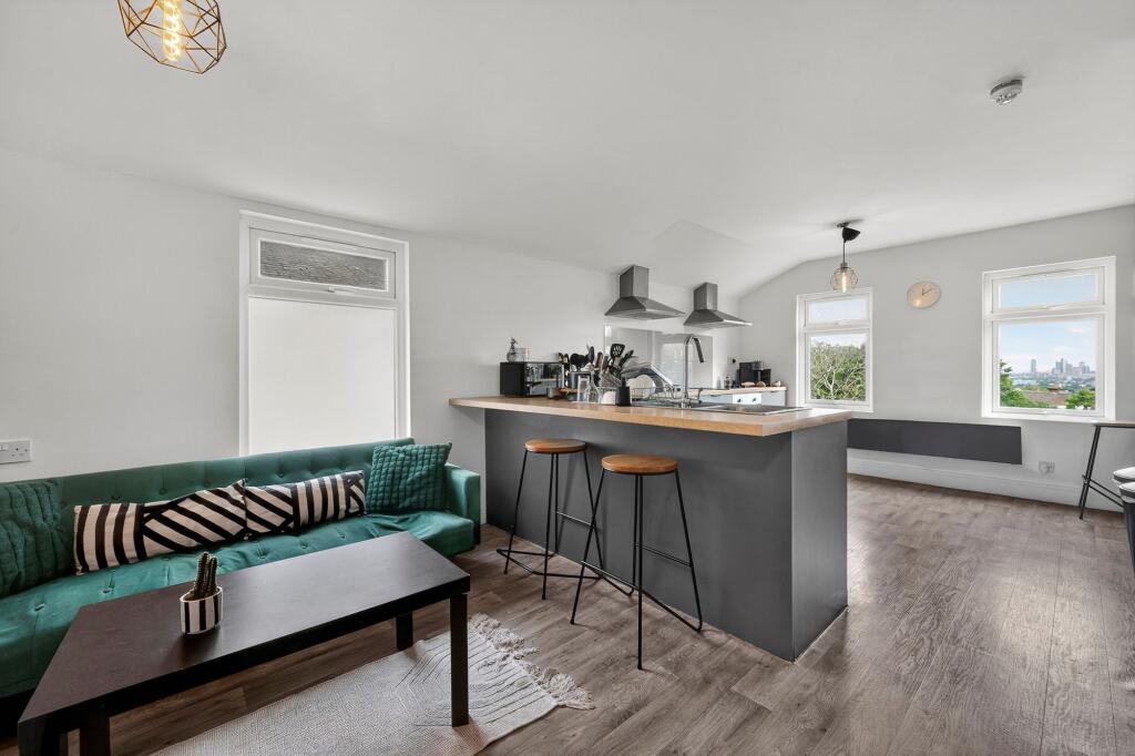 House in London, Telegraph Hill, New Cross Gate - View 2