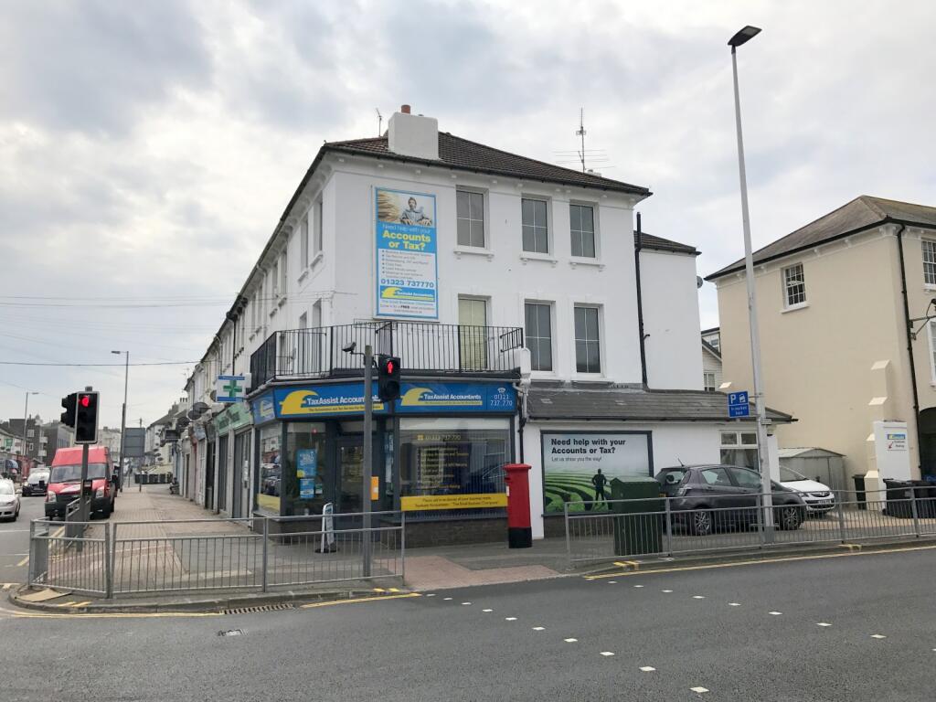 1-bed flat on Cavendish Place, Eastbourne, BN21, £90,000