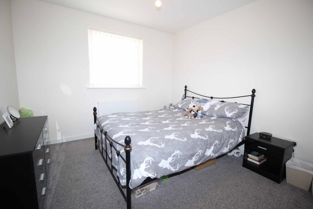 41 Grove court Worksop  photo 4