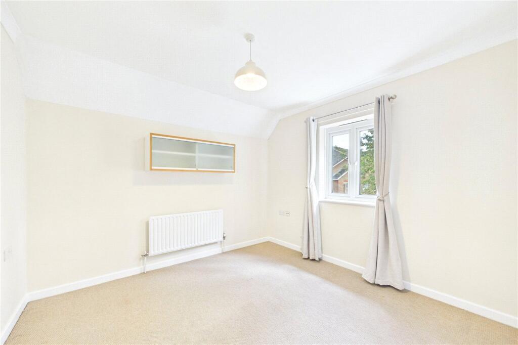 Apartment in Reading - View 5