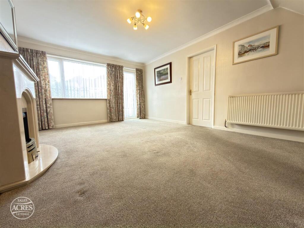 House in Walsall, Pheasey - View 2