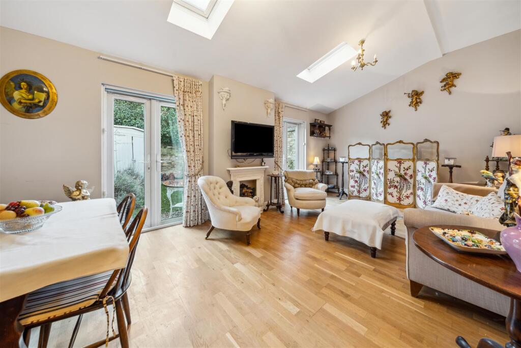 Main image of property: Duke Road, London, W4