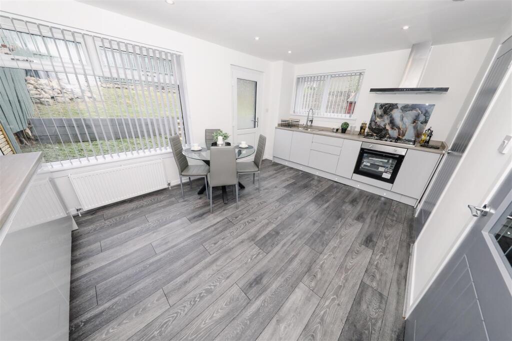 House in Glenrothes, Leslie Parks - View 4