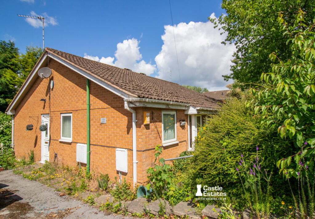 Main image of property: Mickleborough Avenue Nottingham, NG3 3EJ