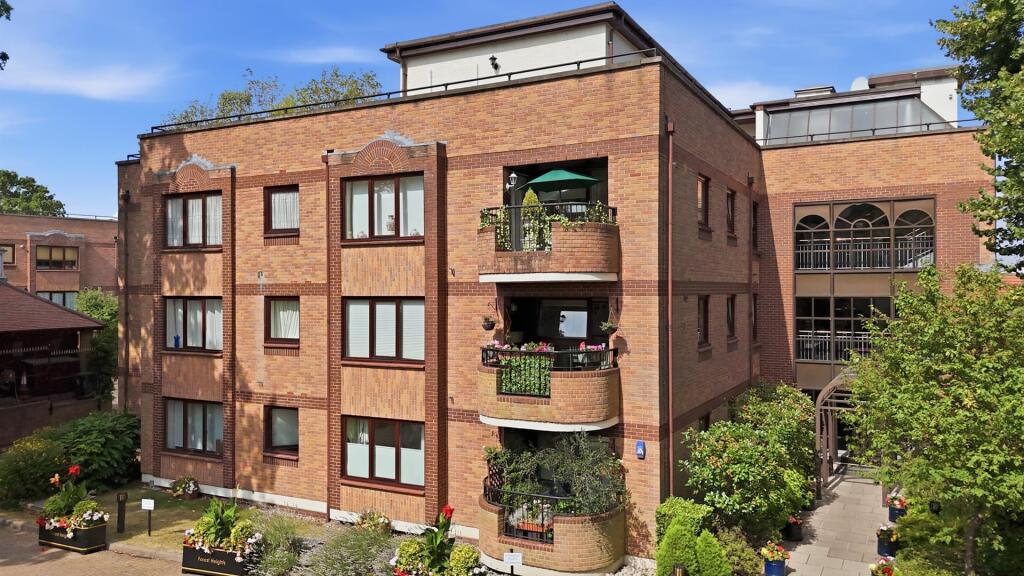 Main image of property: Forest Heights, Epping New Road, Buckhurst Hill