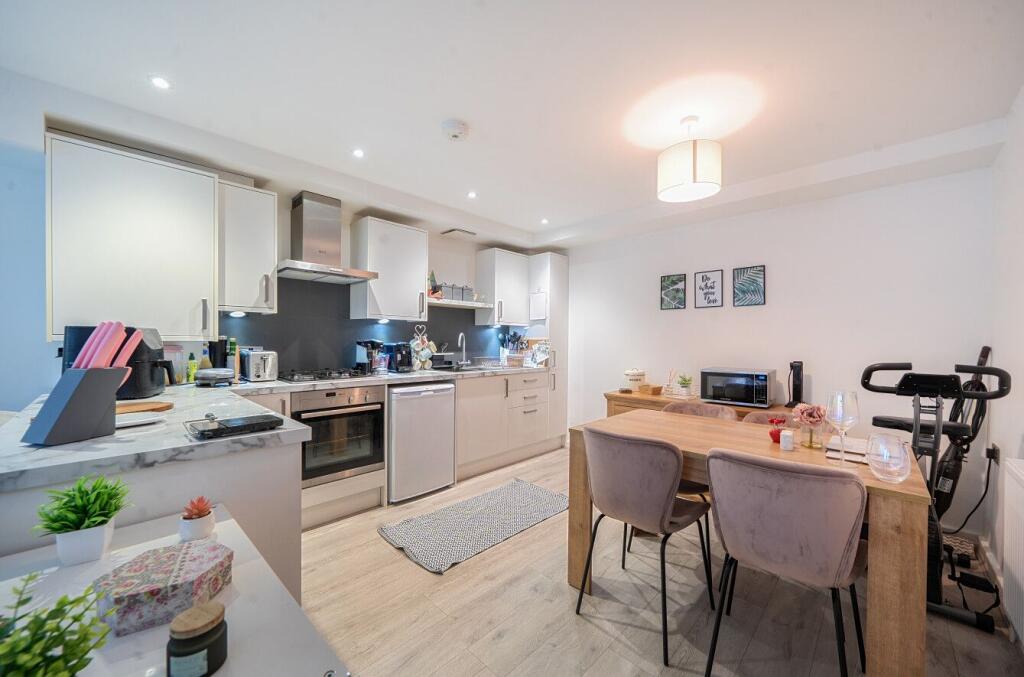Apartment in Lewes - View 3