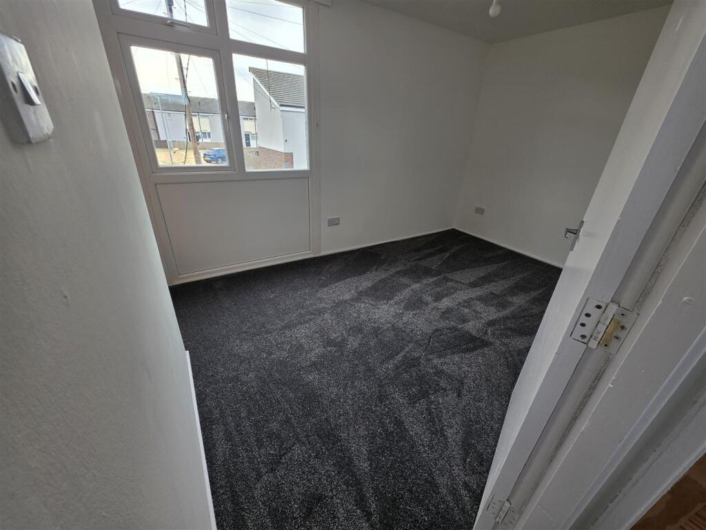 House in Hull - More