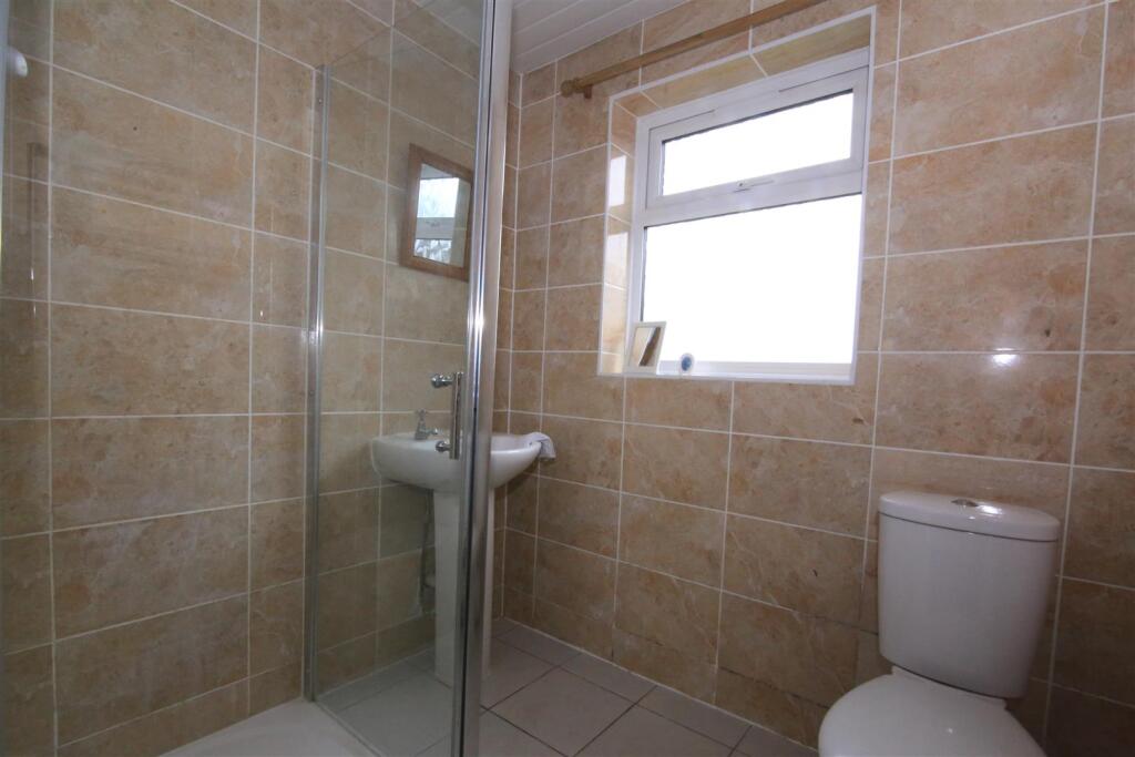 House in Rugby, Warwickshire - View 5
