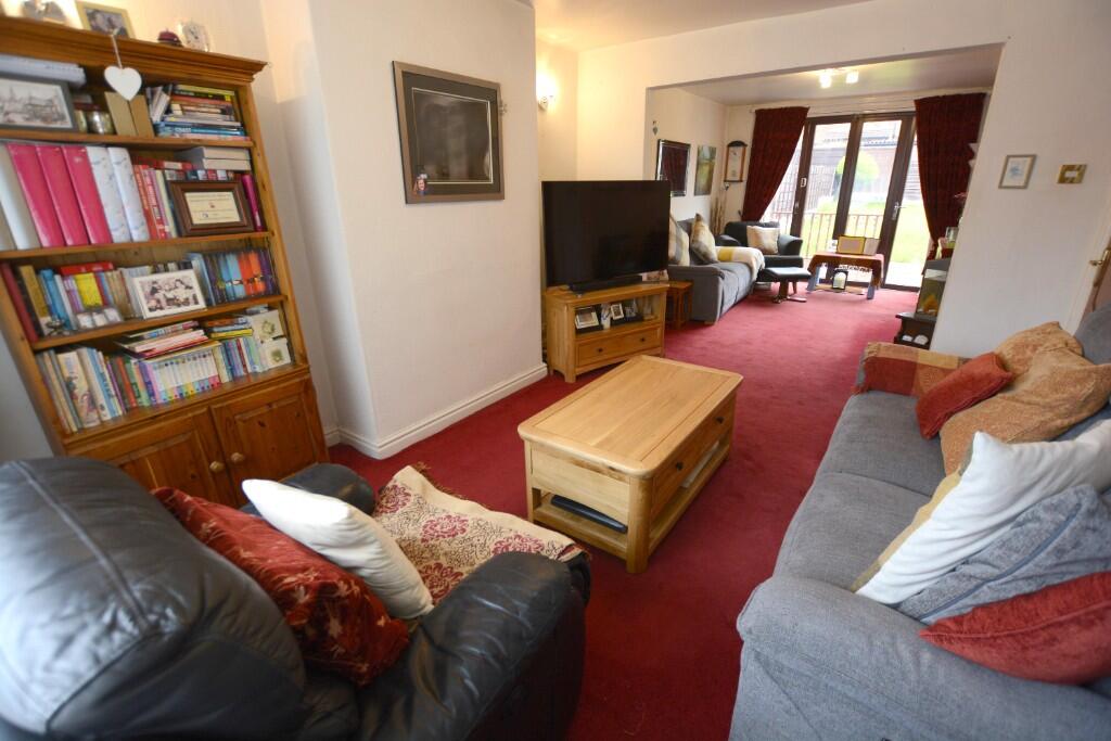 Church Avenue, Denton, M34 photo 2