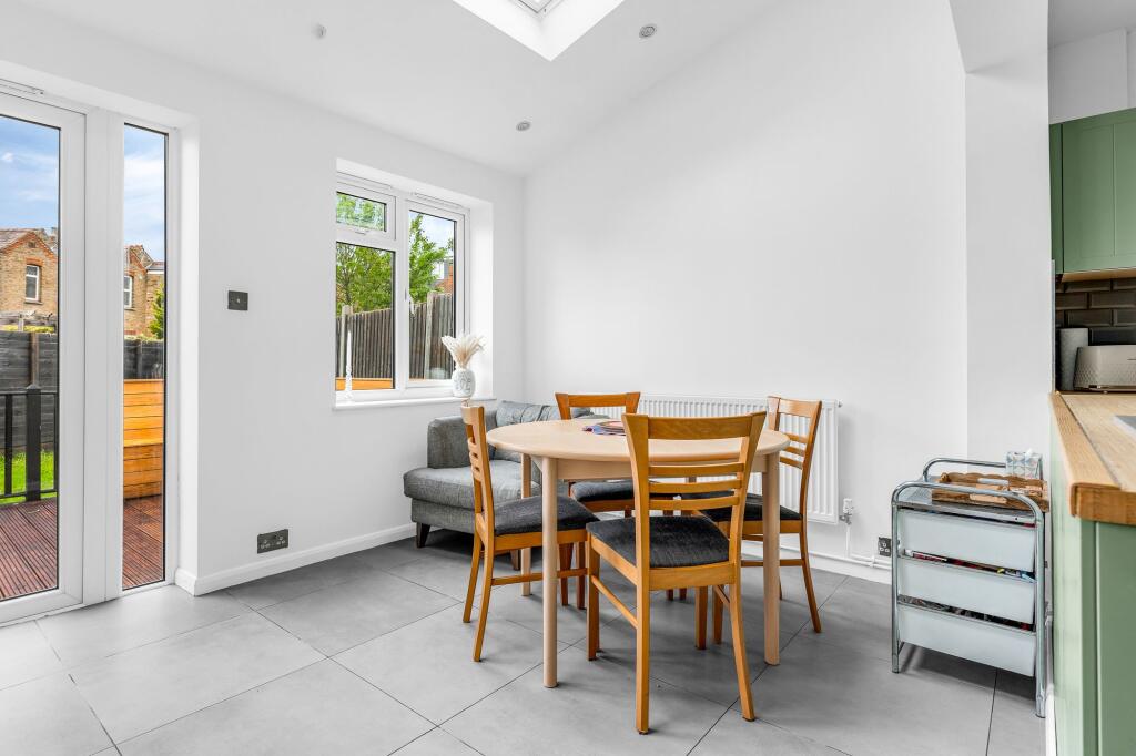Clements Street, Ware, SG12 - More
