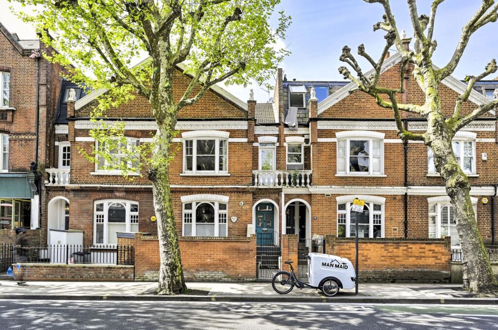 3 bedroom maisonette for rent