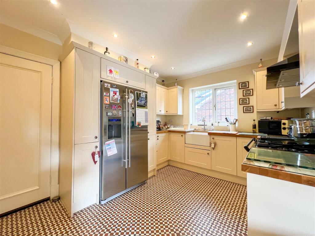 Greenways, Moss Hill, Stockton Brook, ST9 9NW. photo 4