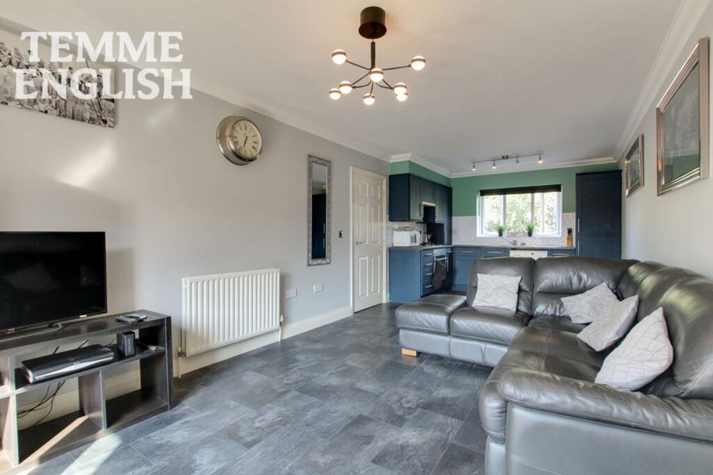 Apartment in Southend-on-Sea - View 4