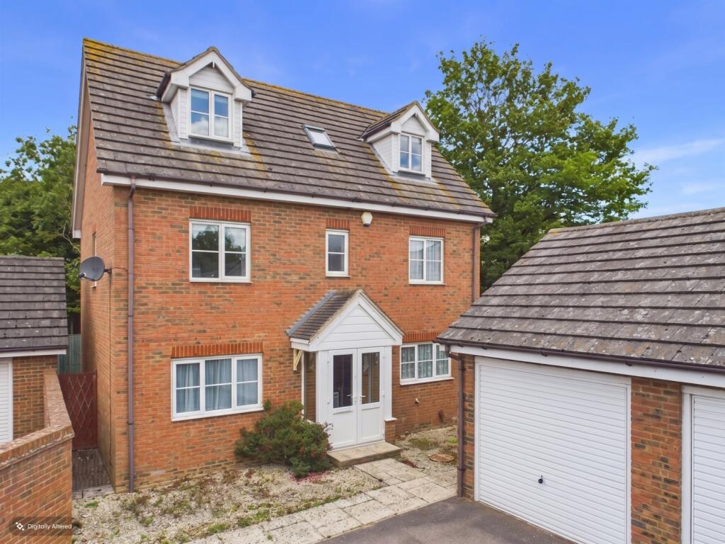 Main image of property: Shelduck Close, Allhallows, Rochester, ME3 9EJ