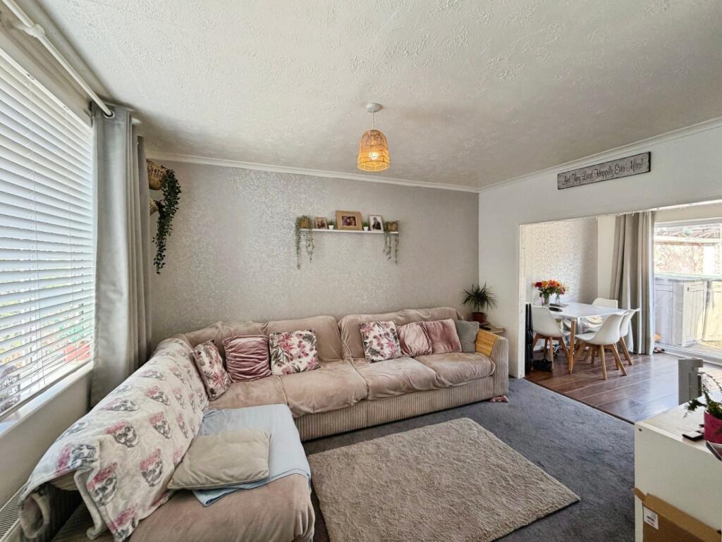 House in Slough - View 3