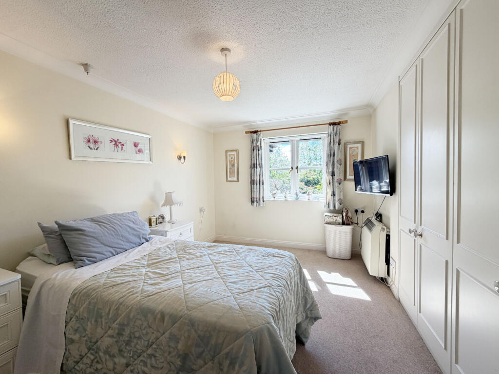 Apartment in Southampton - View 4