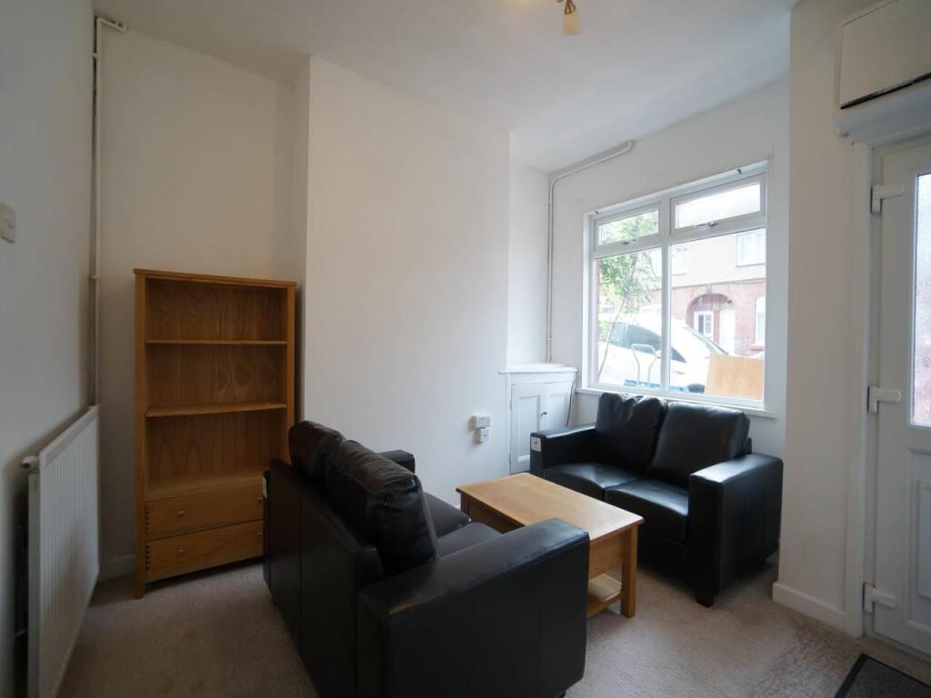 House in Bangor, Upper Bangor - View 4
