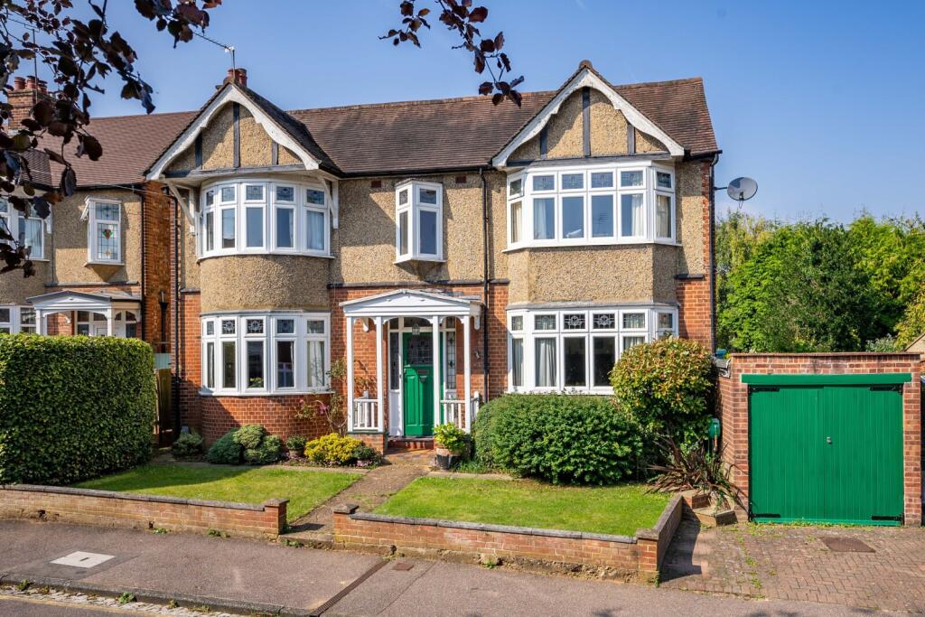 Vanda Crescent, St. Albans, Hertfordshire, AL1