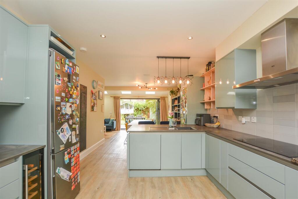 House in Brentwood, Clements Park, Warley - View 5