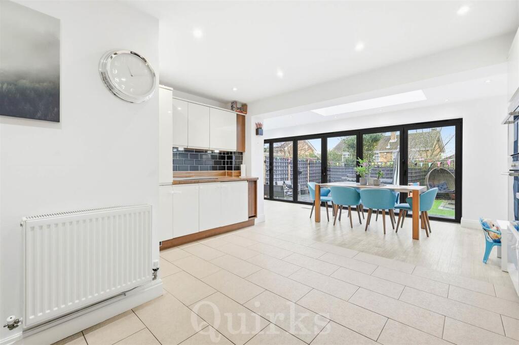 Bell Hill Close, Billericay photo 2