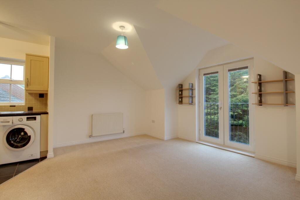 Apartment in Fareham, Hill Park - View 4
