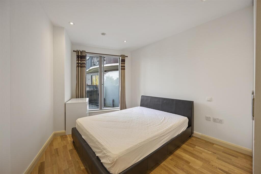 Apartment in London - View 5