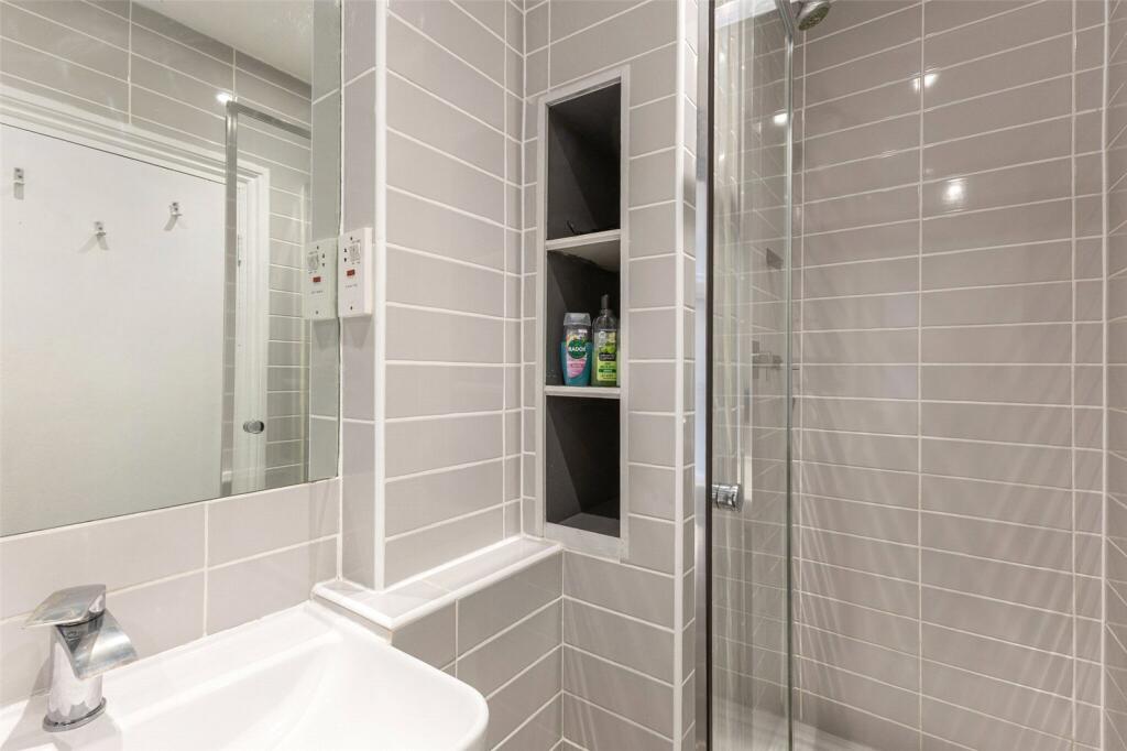 Apartment in London - View 4