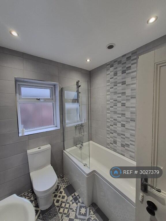 Apartment in Widnes, Halton - View 4