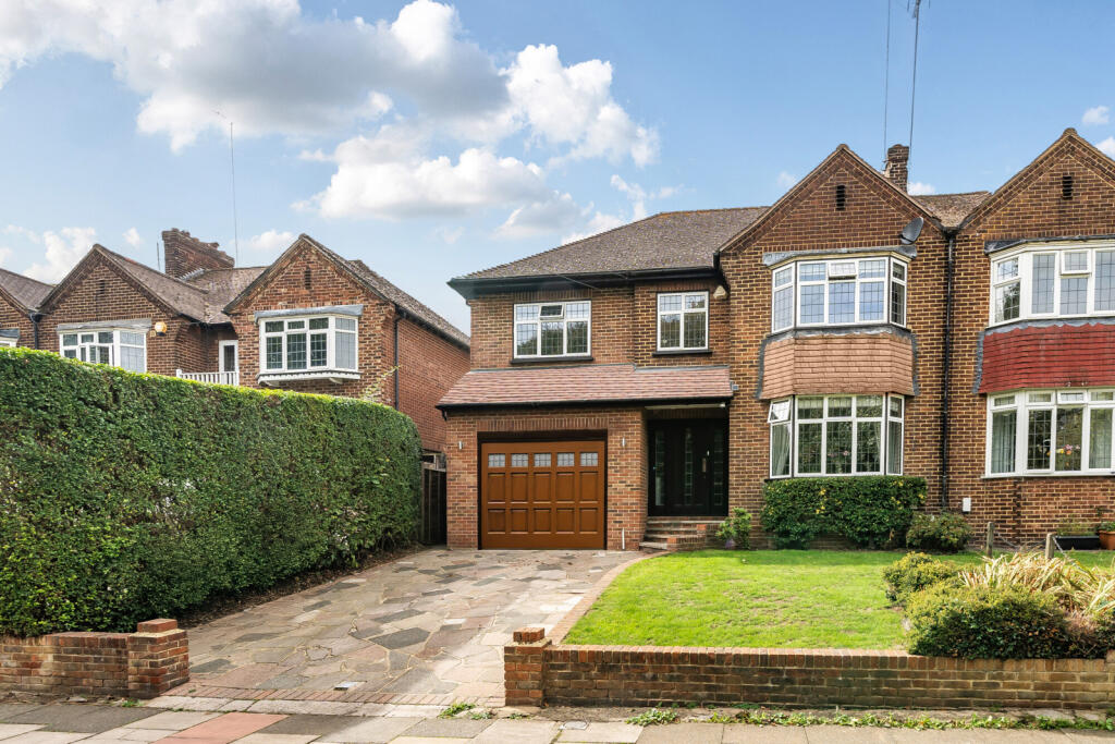 Main image of property: The Avenue, St. Pauls Cray, Orpington