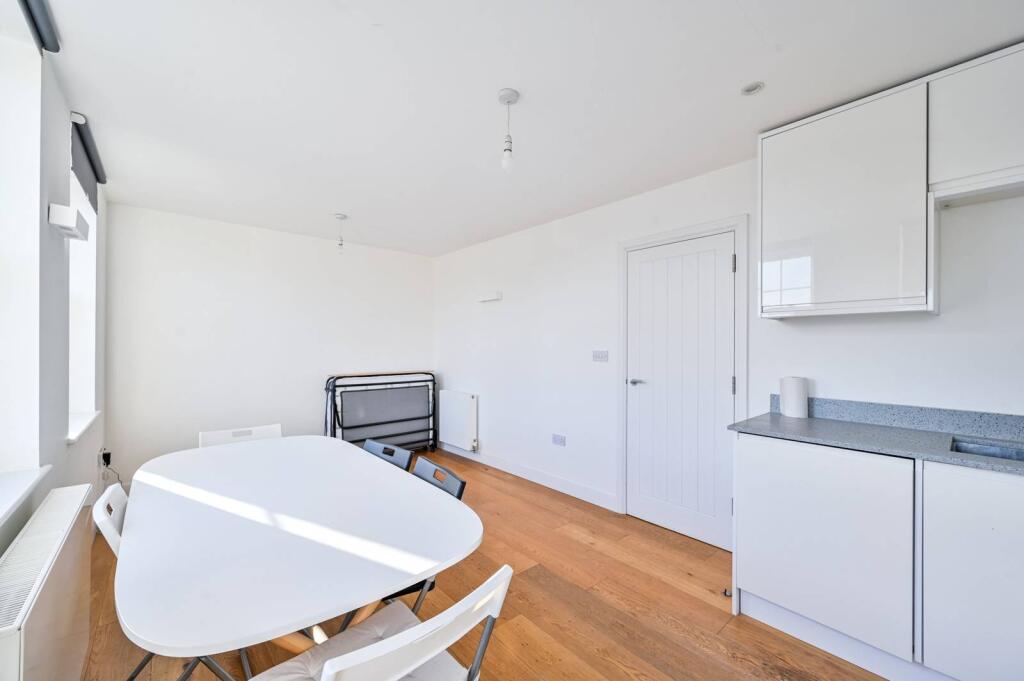 Main image of property: London Road, Norbury, London, SW16
