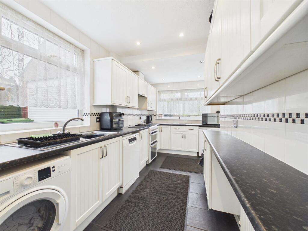 Kelston Grove, Hanham, Bristol photo 4