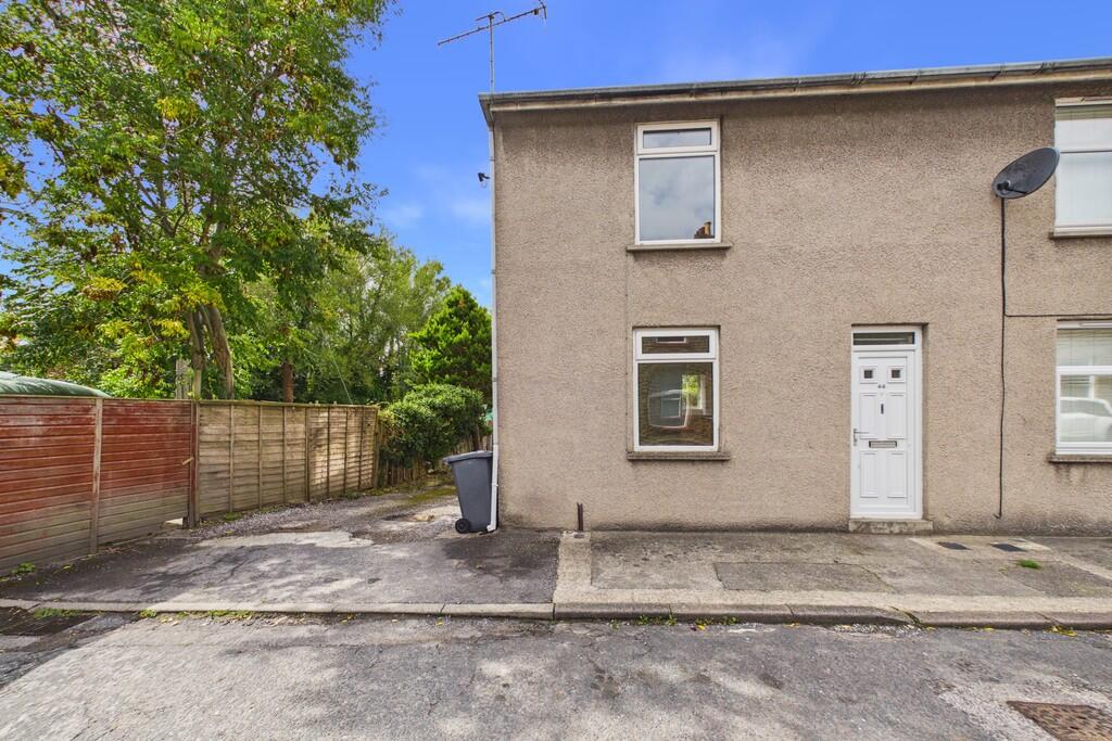 Main image of property: 44 Hill Street, Carnforth, Lancashire, LA5 9DY