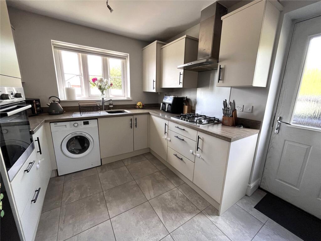 House in Lamphey - More