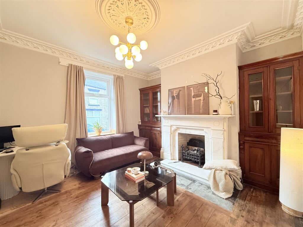 House in Oldham, Hey, Lees - View 4