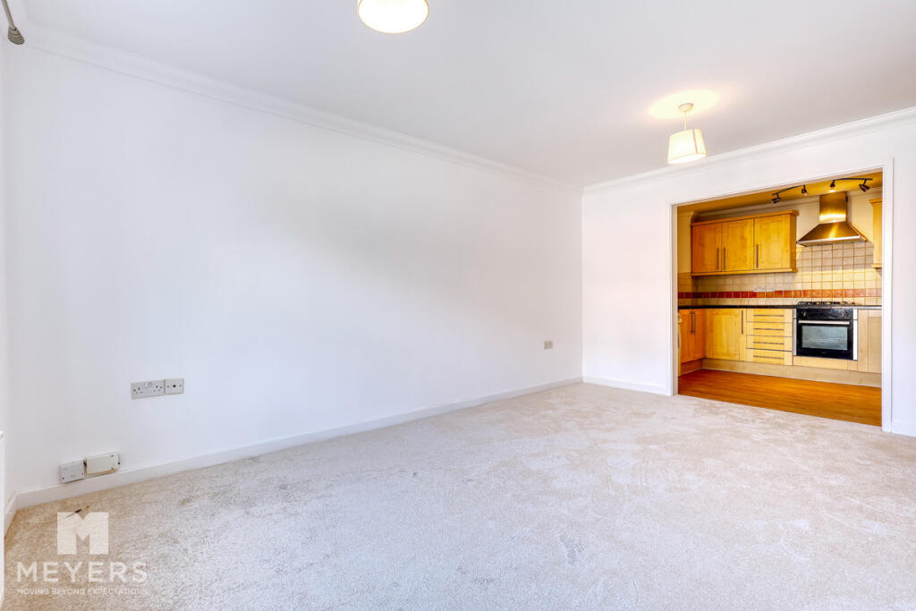 Apartment in Bournemouth, Boscombe - View 3