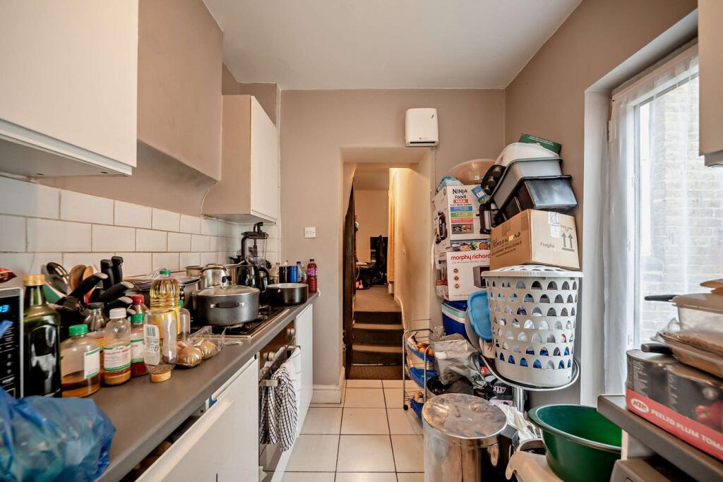 House in London - View 5