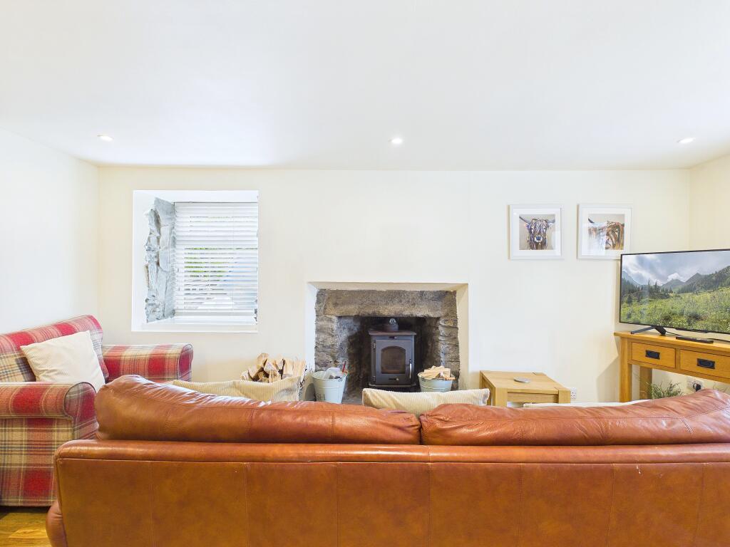 Birnie's Lane, Tomintoul - View 5
