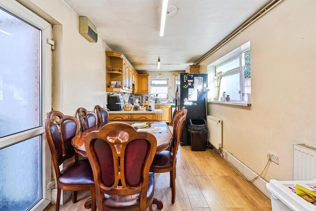 House in Wolverhampton, Parkfield - More