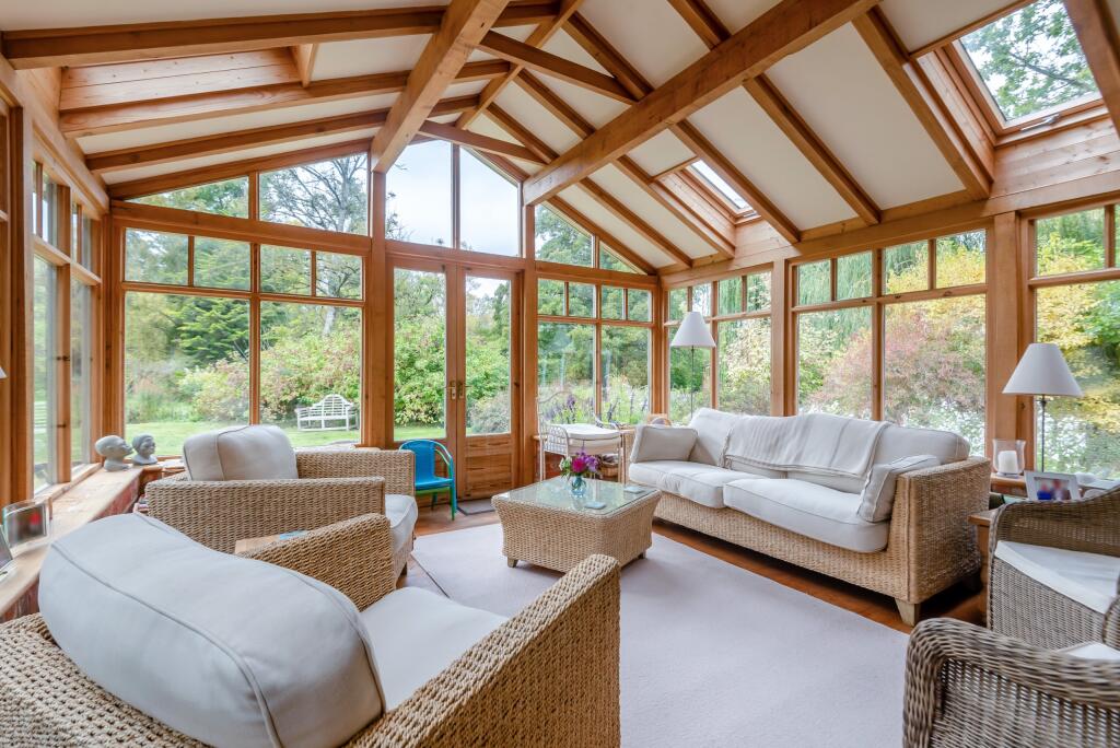 House in Salisbury, Bemerton Heath - More
