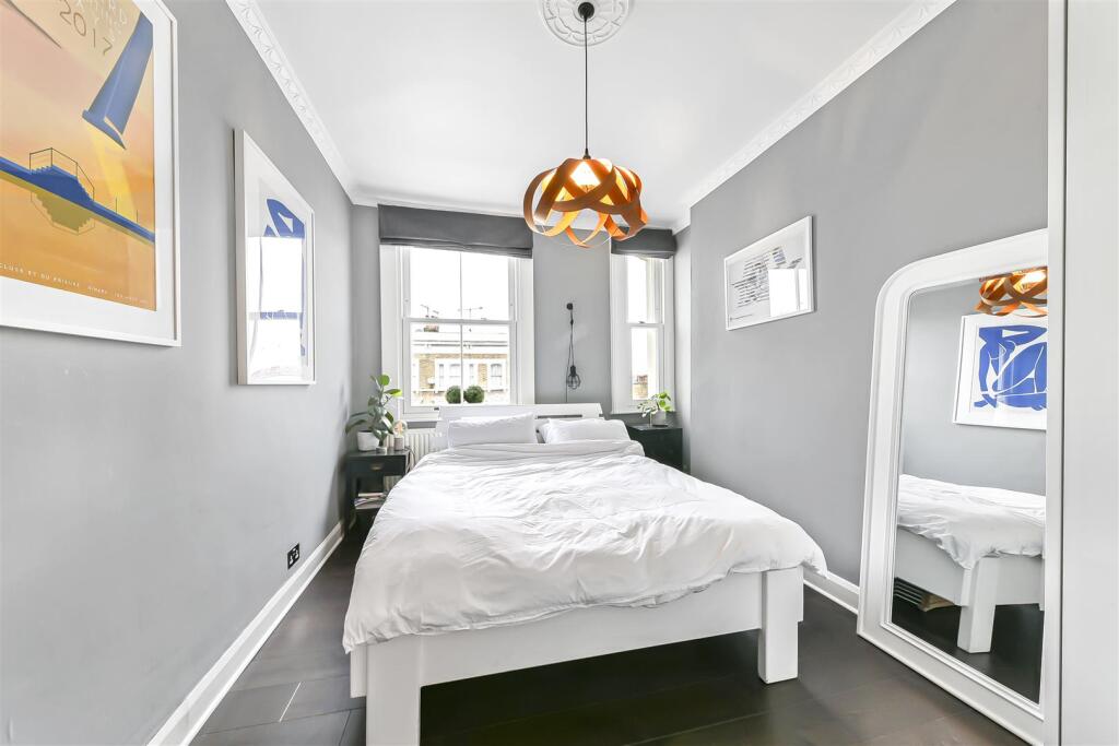 Apartment in London - More