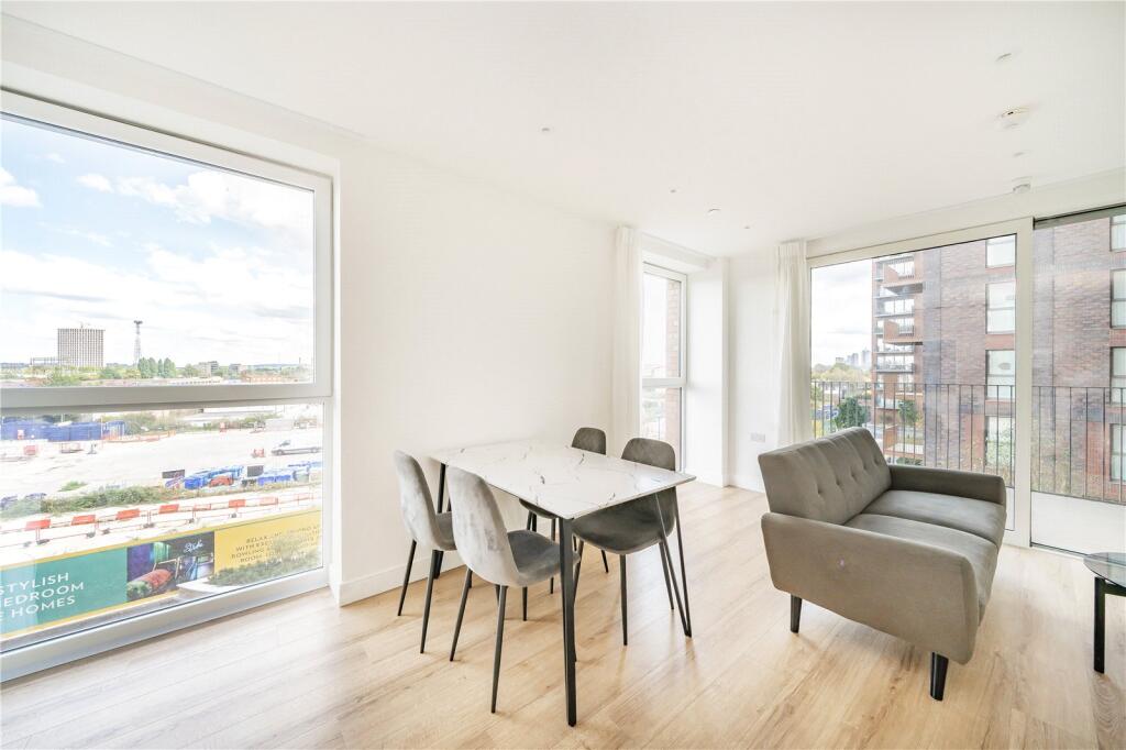 Apartment in Harrow - View 4