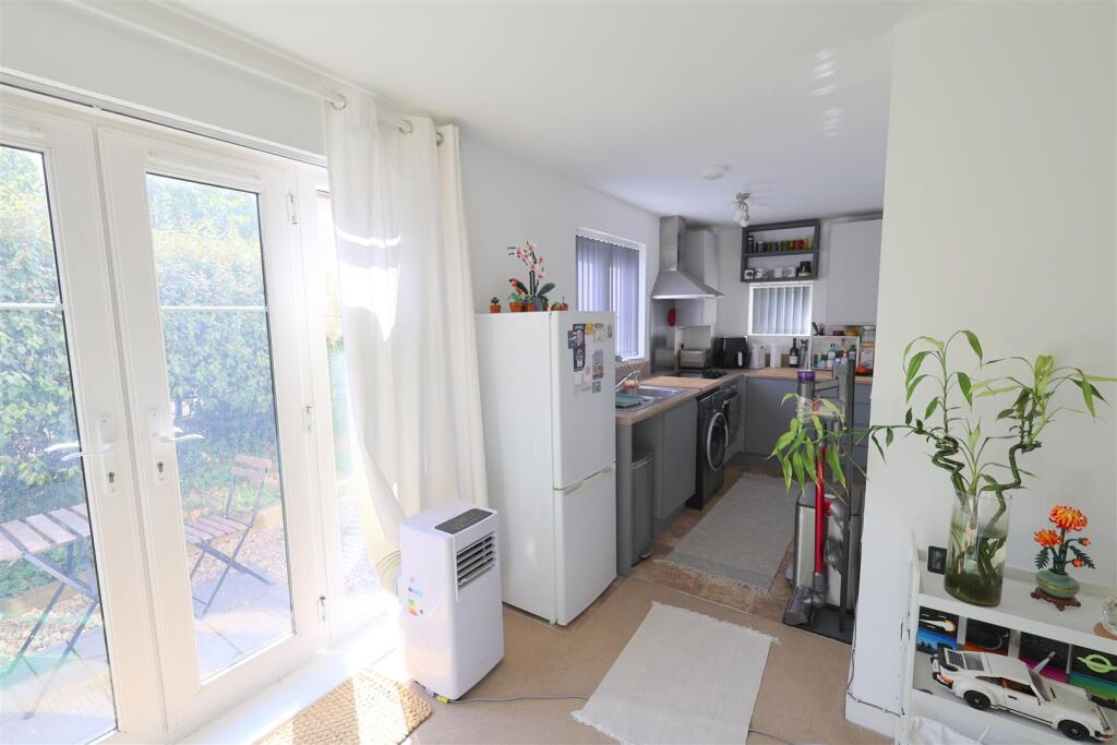 Apartment in Bristol - View 5