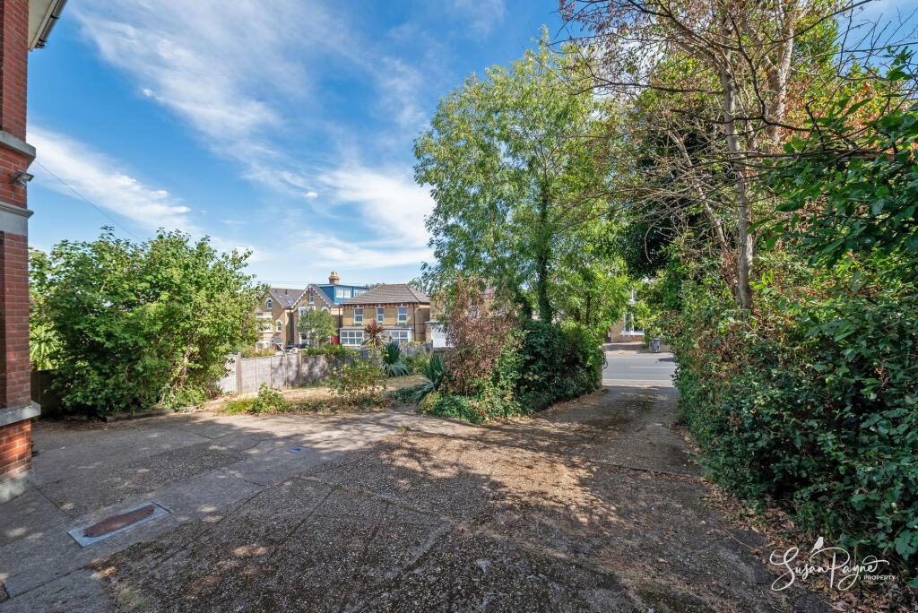 House in Portsmouth - View 5