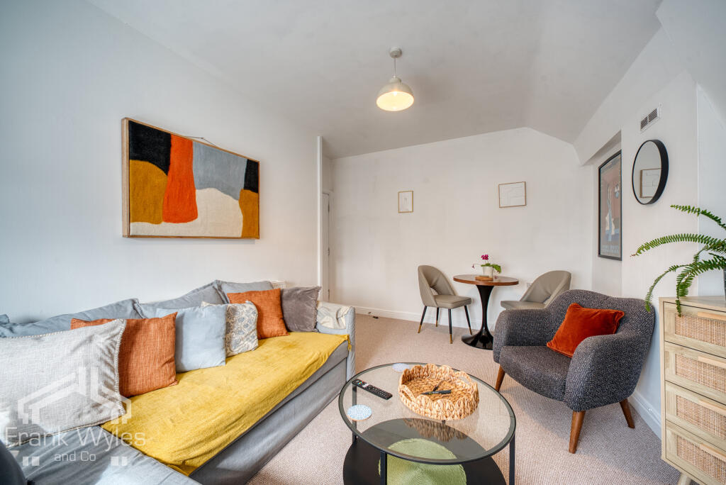 Flat 3, 25 Glen Eldon Road, Lytham St Annes, Lancashire photo 4