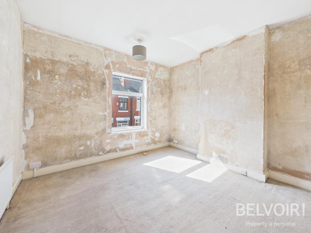 House in Stoke-on-Trent - More